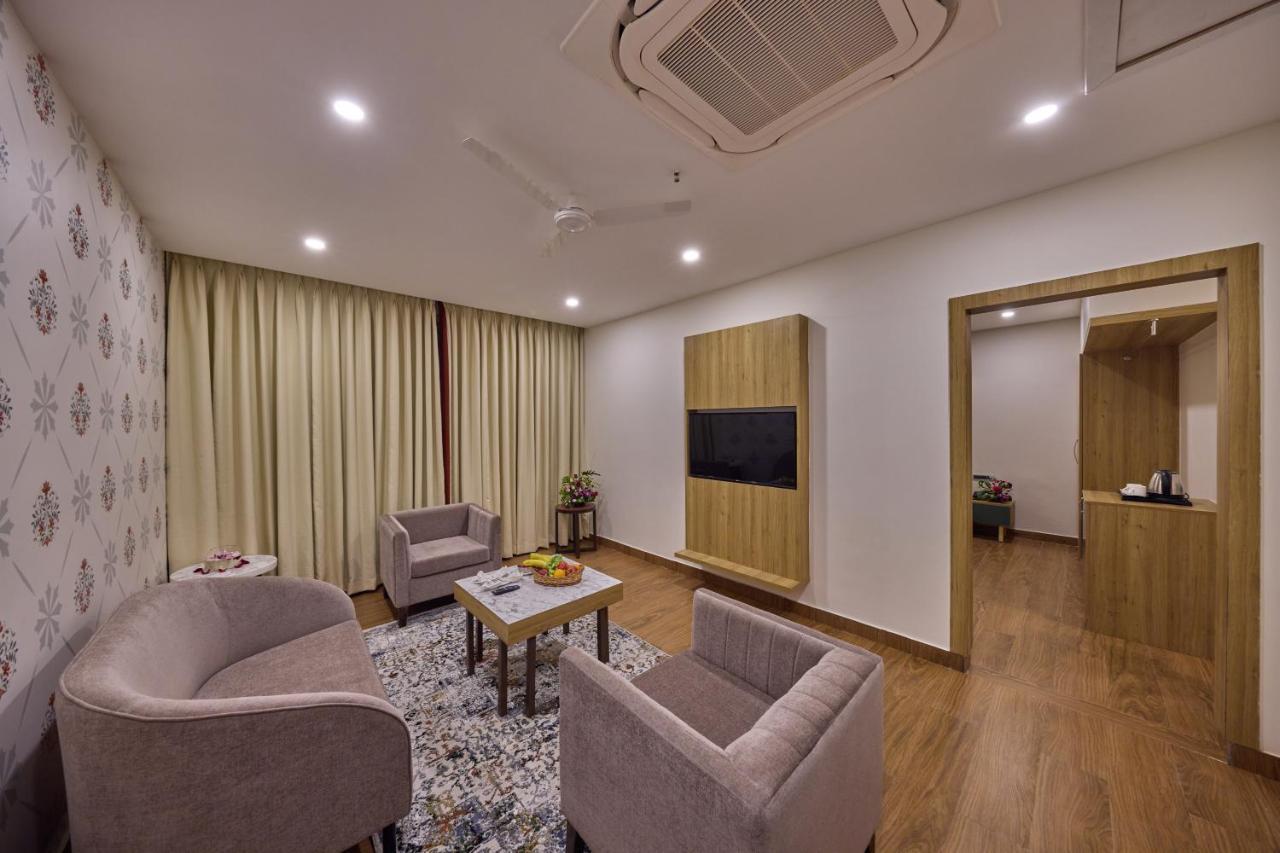 Hotel Golden Tulip Tirupati Exterior foto